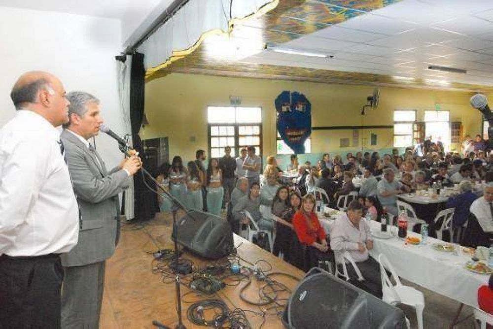 El Gobernador particip� de un almuerzo con motivo de las Fiestas Patronales de Nogoli