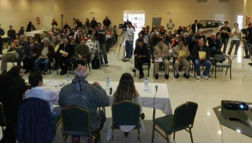 Se abri� el debate en la provincia por el proyecto del cruce por aguas argentiNAS