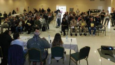 Se abri� el debate en la provincia por el proyecto del cruce por aguas argentiNAS