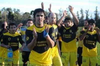 Flandria gan� un partido incre�ble y Ercoli seguir� en la direcci�n t�cnica