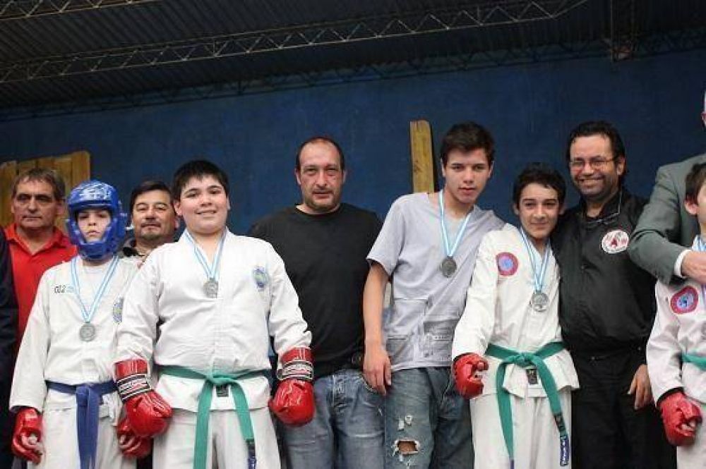 Luis Vivona organiz� un torneo de Taekwondo en Malvinas Argentinas