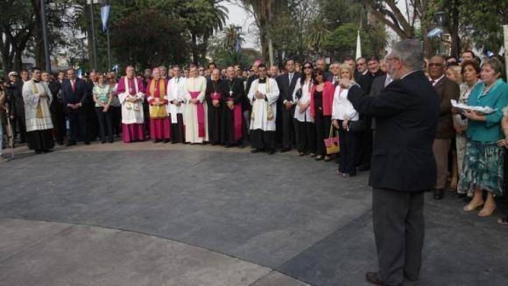  Con un emotivo acto, se evoc� la gesta hist�rica que lider� Belgrano en Tucum�n