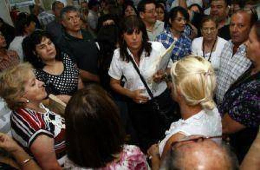 Recrudece el conflicto en el Insssep con una medida de fuerza por 72 horas