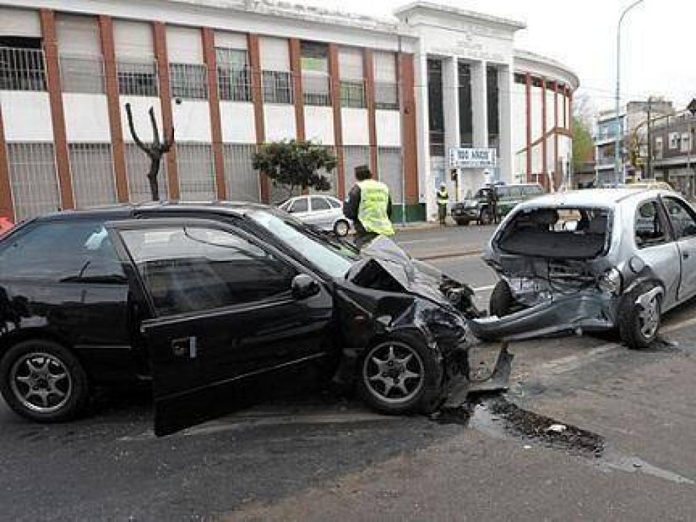 Avellaneda: al menos tres heridos en un choque m�ltiple en Gerli