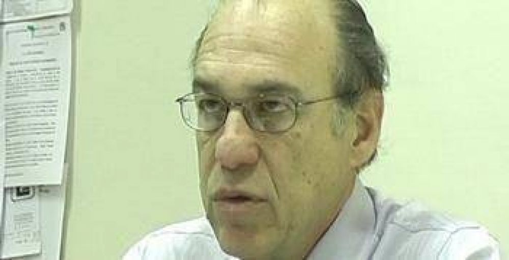 Esc�ndalo con las cuentas municipales: Woscoff pidi� �prudencia�