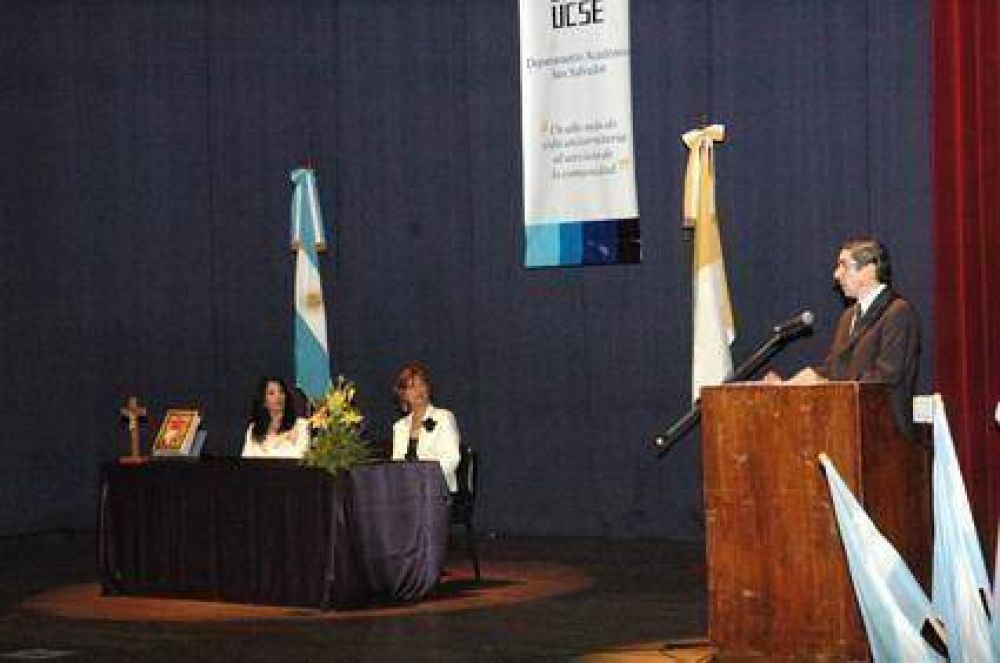 UCSE Jujuy entreg� diplomas  A egresados