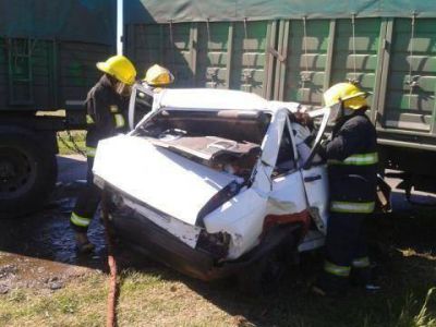 Siguen hospitalizados los ocupantes el auto que se accident� el s�bado en Alberti