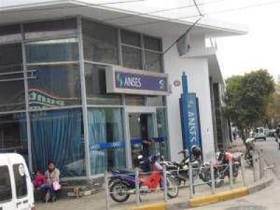 ANSeS apel� el desalojo y por ahora seguir� en Bol�var y Col�n