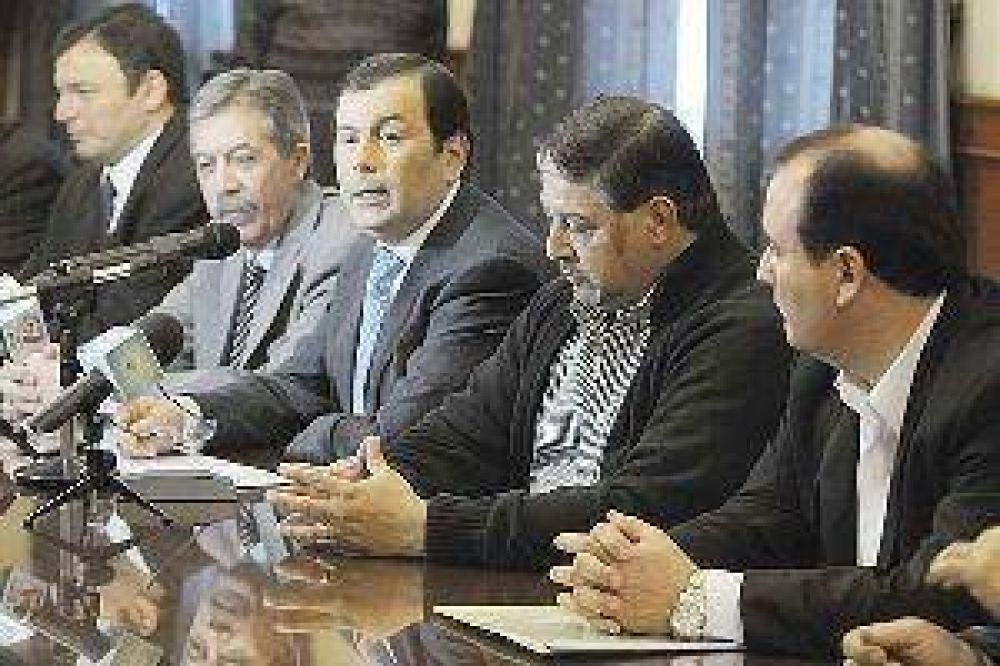 Zamora anunci� una suba del 25,9% en las asignaciones familiares