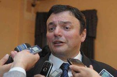 Chara destac� que se beneficiar� a m�s de 20 mil agentes estatales