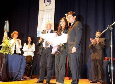 La CAPSAP distingui� al mejor promedio de la carrera de abogac�a