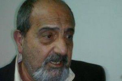 Julio Moises: "Los asentamientos se tienen que acabar...San Pedro fue un negocio inmobiliario"