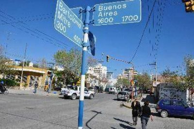 Secuestraron a una mujer de Roca y le robaron $ 300.000 de su casa