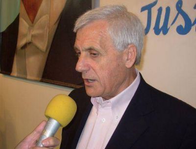 Antonio Cal�: �Hay que defender el modelo�