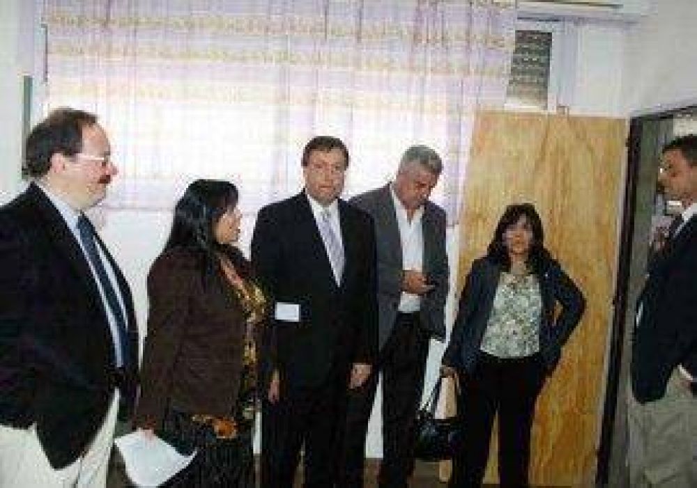 Refacciones le cambian el aspecto al viejo hospital de calle Fern�ndez Oro 
