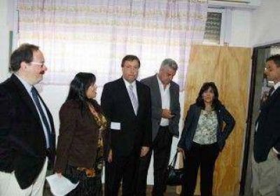 Refacciones le cambian el aspecto al viejo hospital de calle Fern�ndez Oro 