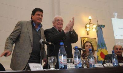 �El 7 de diciembre se terminan los monopolios en el pa�s�, dijo Mariotto