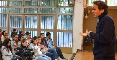 Katopodis en el lanzamiento de un programa de producci�n audiovisual
