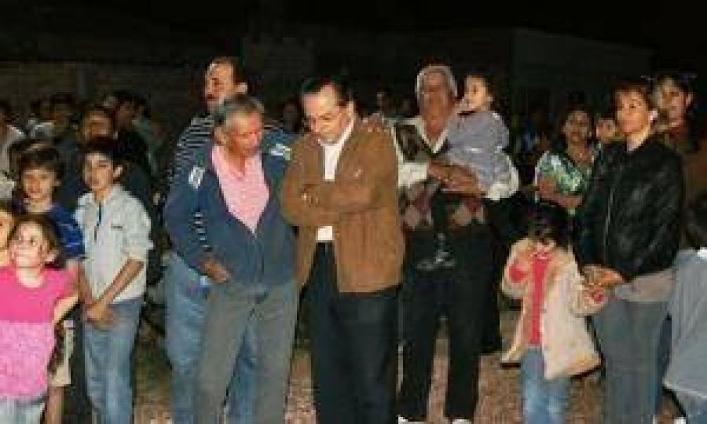 Inauguraron diez cuadras de ripio en el barrio Obrero de S�enz Pe�a