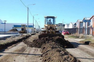 Inician la construcci�n del cord�n cuneta en calle Venezuela