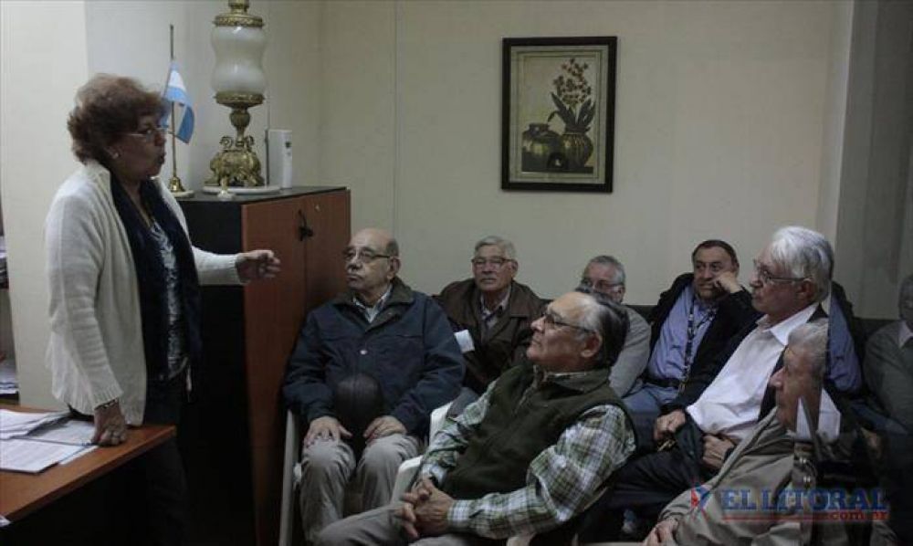 Jubilados intiman a la Dpec por aportes