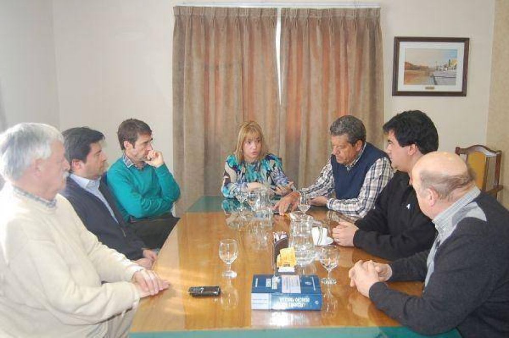 Concejales recibieron al diputado Garramu�o para hablar de la actualidad provincial y nacional