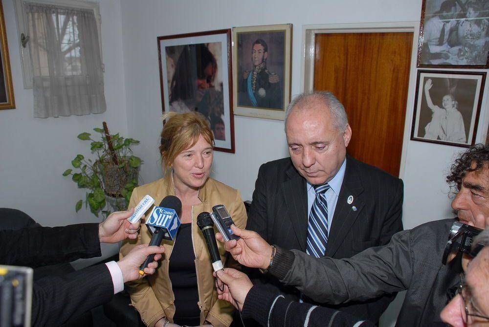 Regueiro recibi� a la ministra Cristina �lvarez Rodr�guez