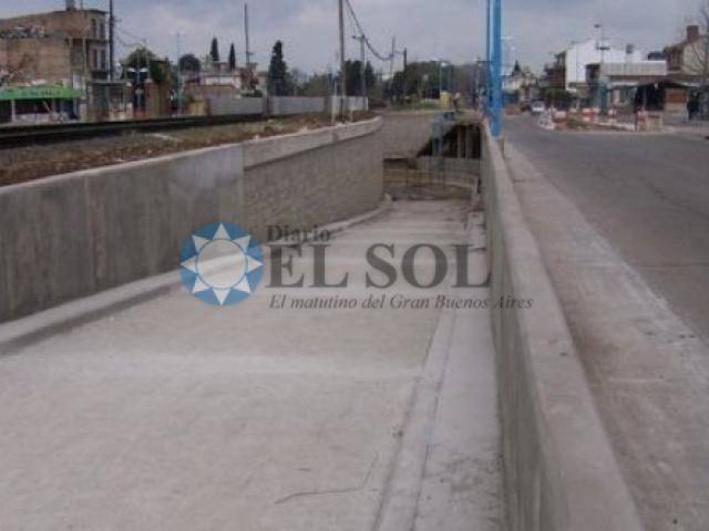 Reparan bajov�as de Ezpeleta