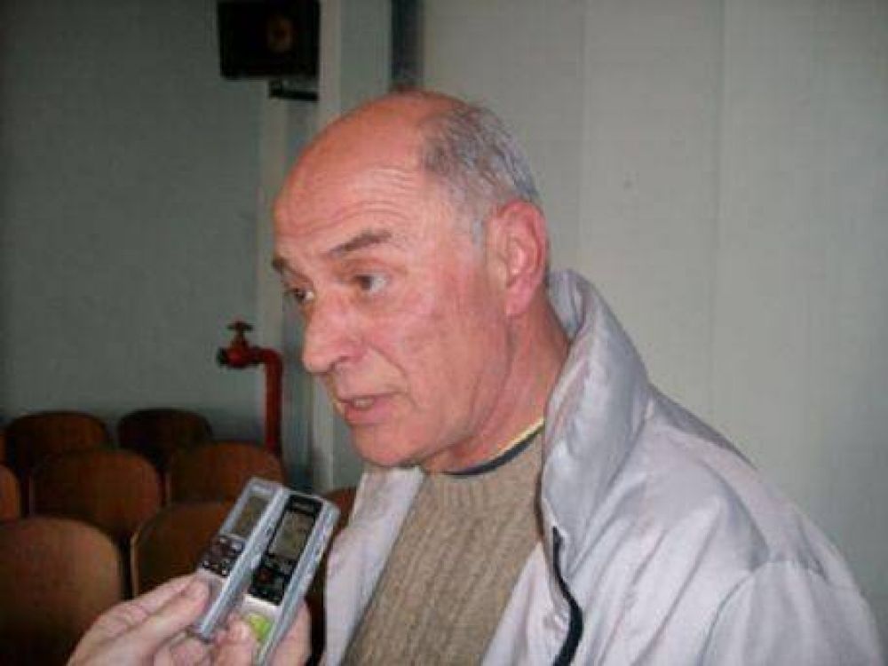 Osvaldo Casellas: �El pedido de informe es en defensa de nuestro patrimonio�