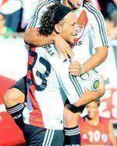  VELEZ - RIVER - 