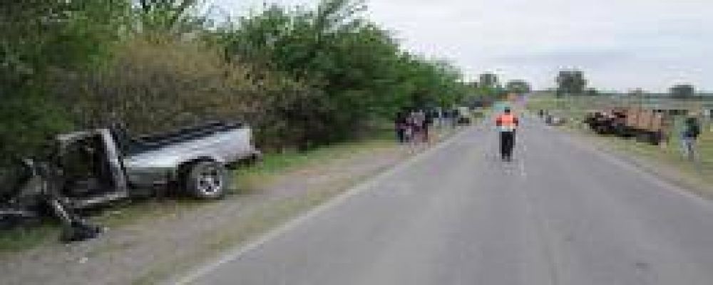 Dos camionetas chocaron de frente en la ruta 305 y muri� un joven de 28 a�os