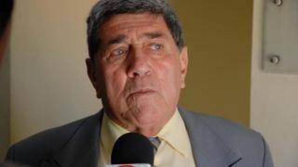 Exigen renuncia del presidente de la UCR