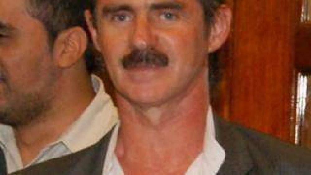 Diputados cita a Barros y Rolando Crook