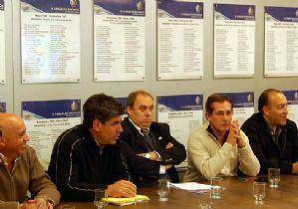 �lvarez envi� a la Corte los permisos de pozo de Frigerio