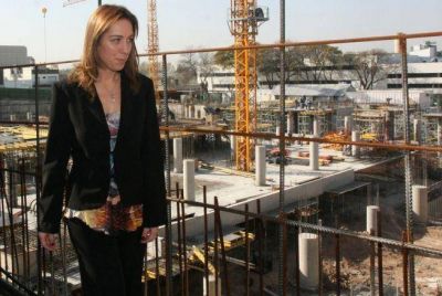Vidal gasta 4 millones por contrataci�n directa para un centro cultural m�vil