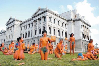 Uruguay decide si aprueba una ley de aborto que no conforma a casi nadie