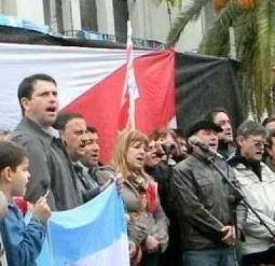 Con cr�ticas, la multisectorial anti Beder hizo epicentro en Famatina
