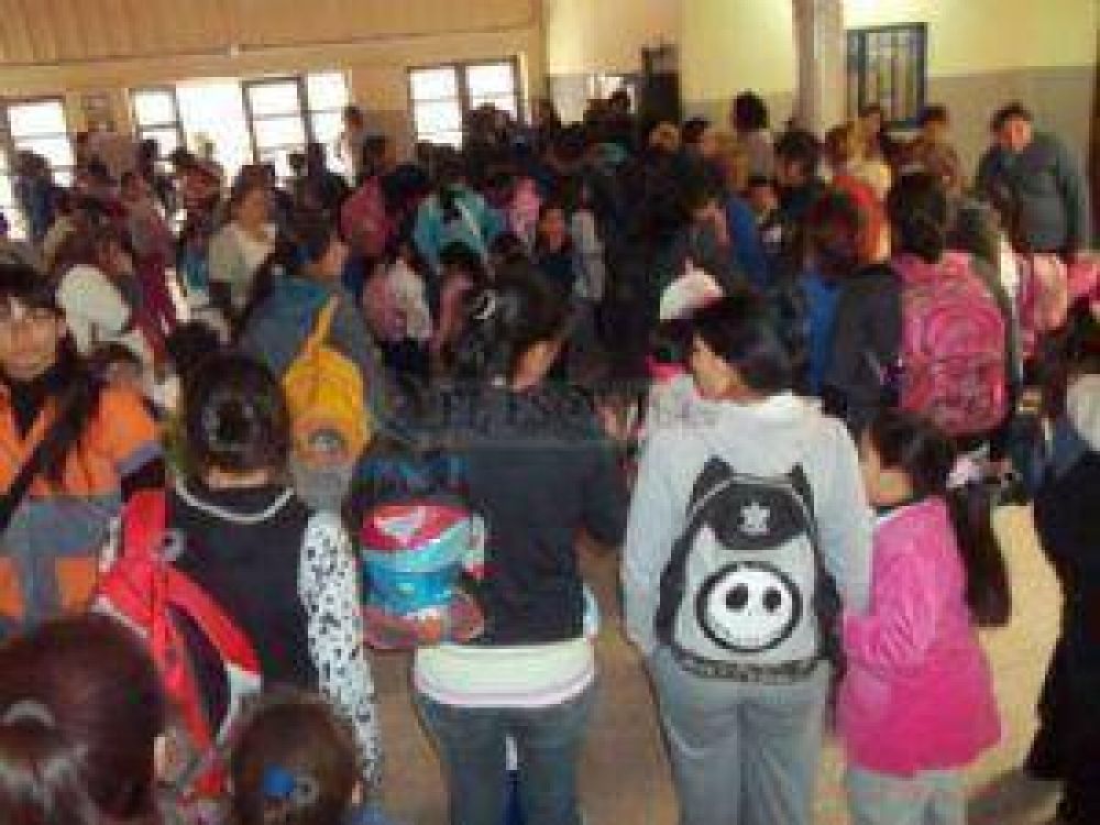 Retiran alumnos por presencia de ratas