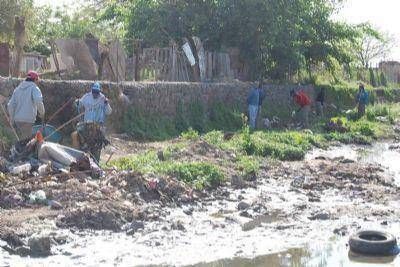 Contin�a trabajo de mejoras en el r�o Tajamar