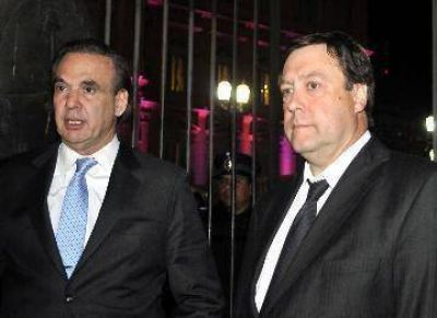Weretilneck pidi� renuncias y se reuni� con Pichetto