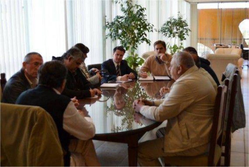 El Ministro del Campo recibi� a productores frutihort�colas de Villa Mercedes