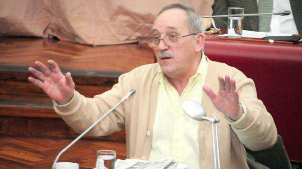 La bancada radical impulsa una interpelaci�n al ministro de Salud