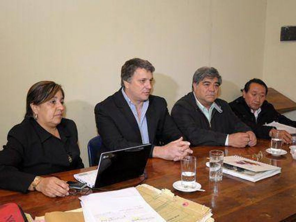 Socializan programas  De desarrollo minero 