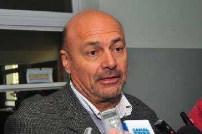 "Tengo la firme intenci�n de empezar a descontar los d�as de paro", dijo el intendente Rainone	