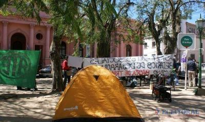 Con ATE, volvieron las carpas frente a Casa de Gobierno