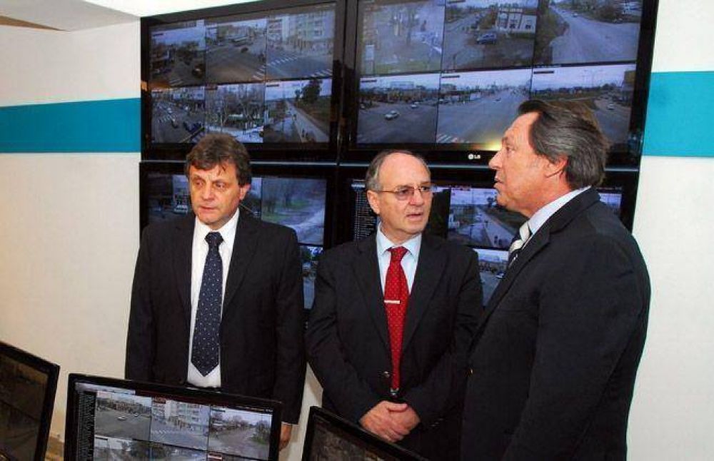 Instalar�n en octubre las restantes 60 c�maras de seguridad y luego reglamentar�n sobre su uso
