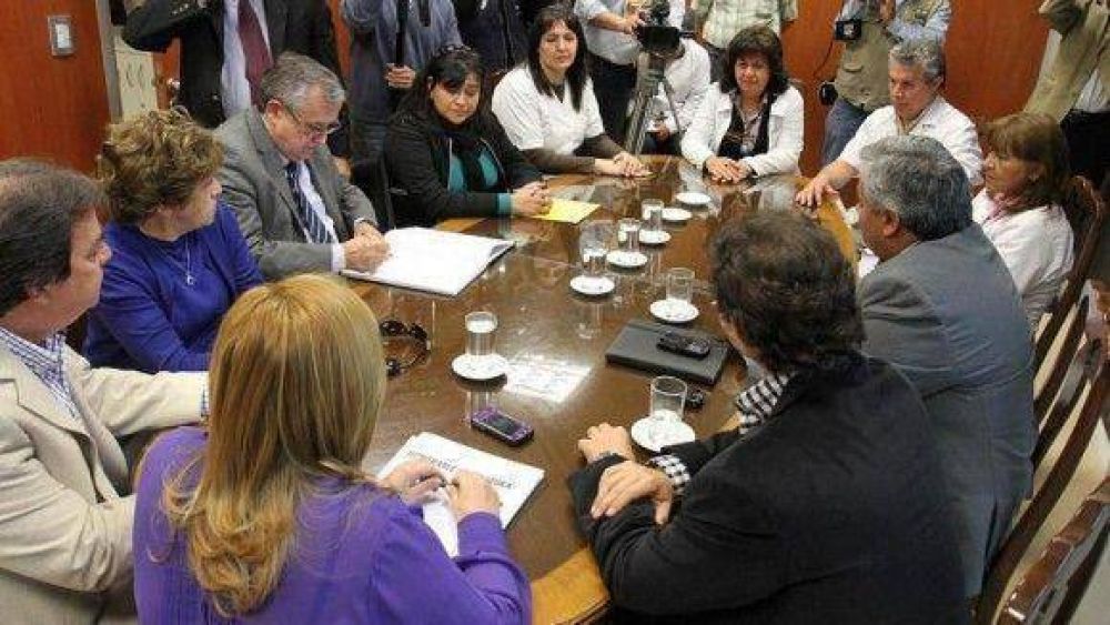  La decisi�n pol�tica del PE y los recursos econ�micos limitan las exigencias de los m�dicos