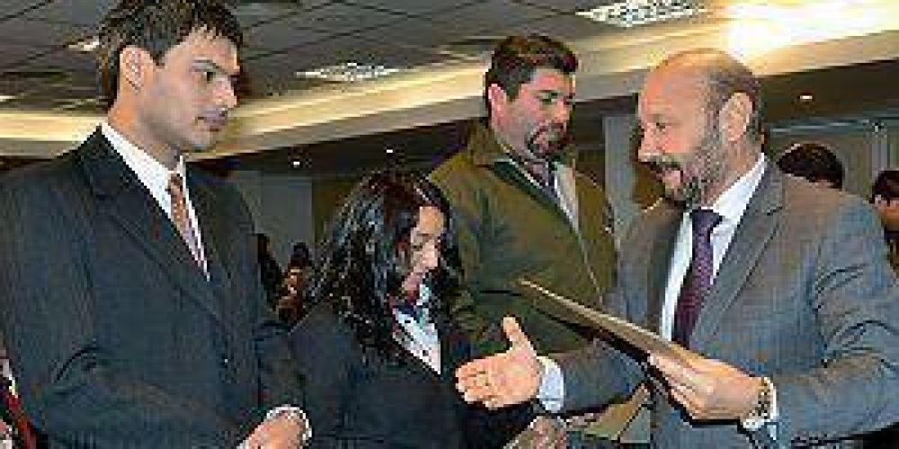 Insfran lanz� un programa de apoyo a j�venes emprendedores