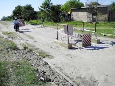 La comuna reconstruye protectores de ciclov�a y solicit� no da�arlos