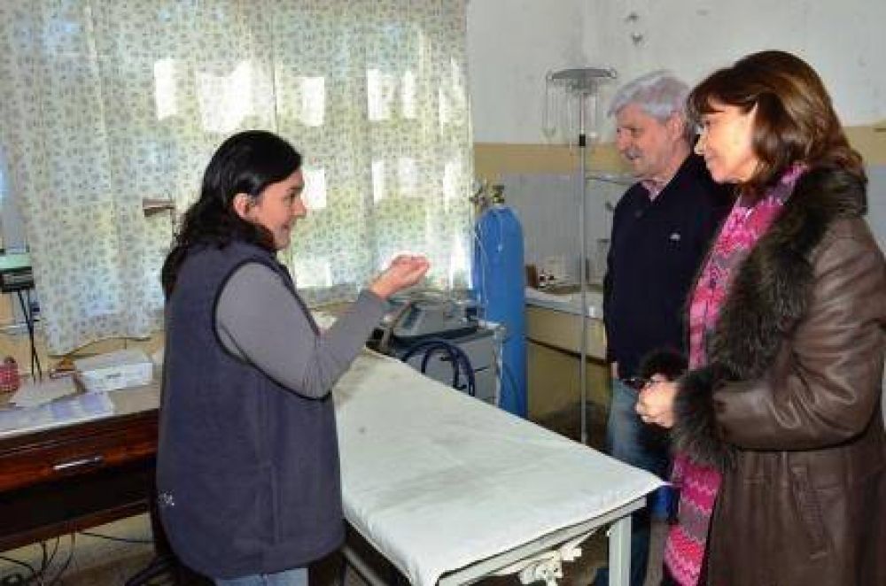 Luis Andreotti visit� la Escuela N� 25, el Hospital Carrillo y el Destacamento del Guardaparque
